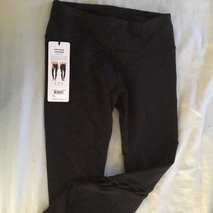 Alo yoga entwine legging in black